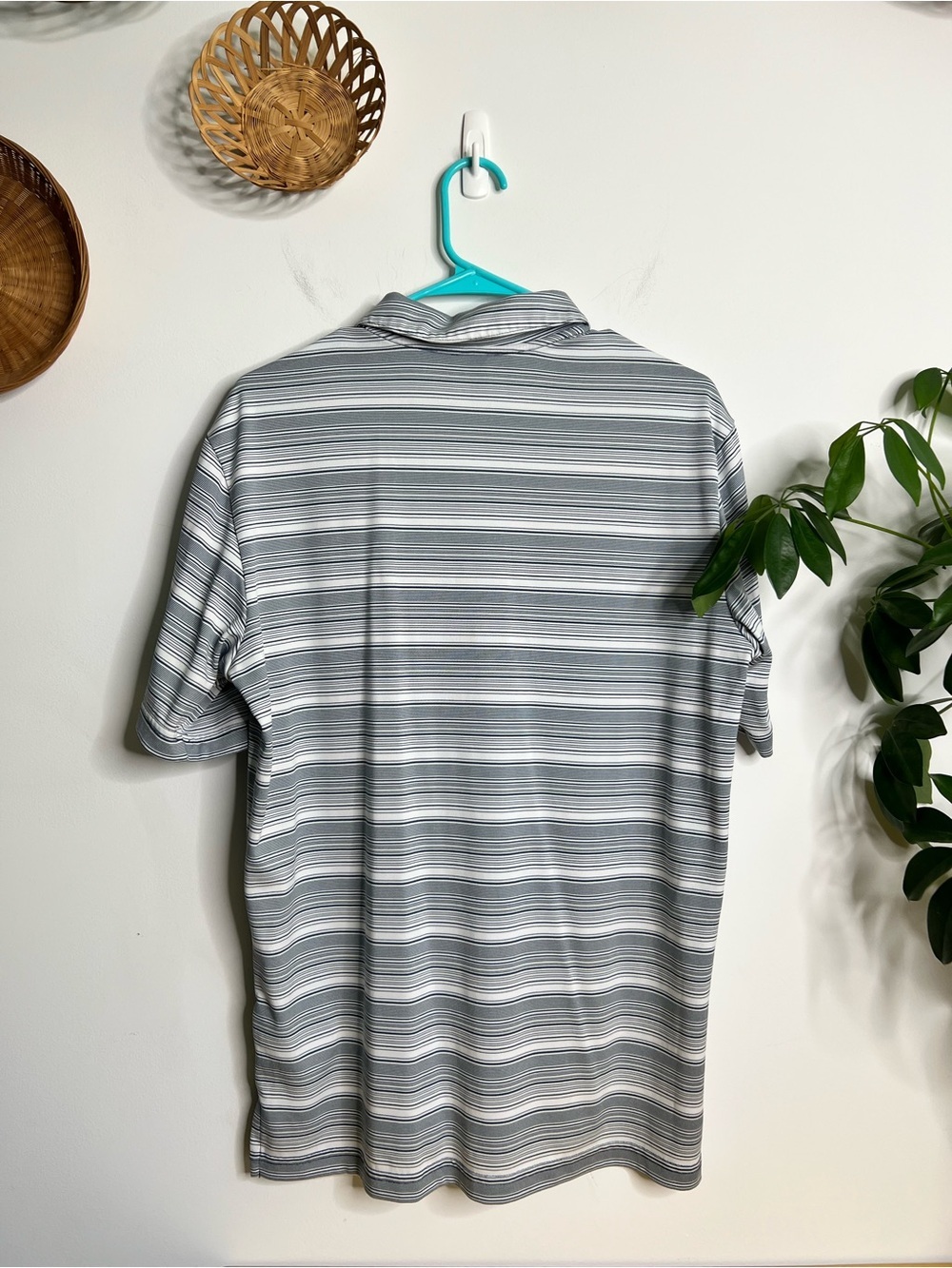 Adidas Golf Polo Men’s Size Medium - Picture 6 of 6